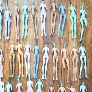Monster High Ever after High lot of 100 doll bodies